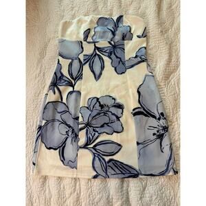 Gorgeous Strapless Blue White floral mini dress, Size Medium homecoming cocktail